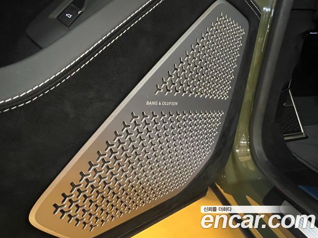 Lamborghini Urus 2023 — photo 20
