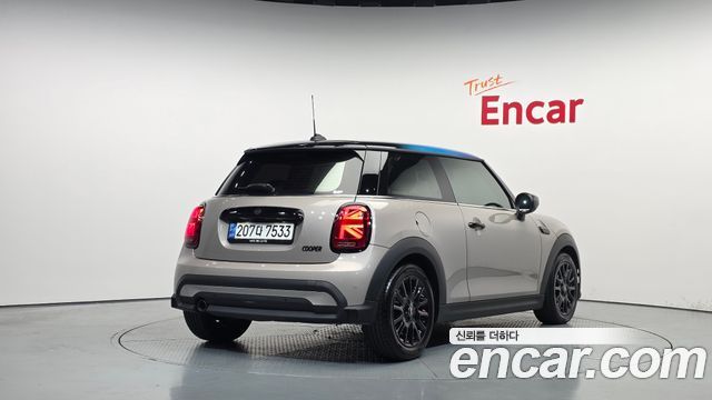 Mini Cooper 2022 — photo 2