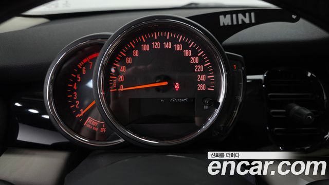 Mini Cooper 2022 — photo 11
