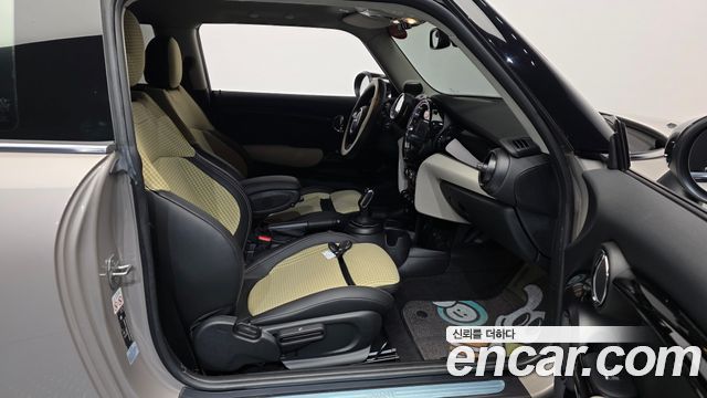 Mini Cooper 2022 — photo 17