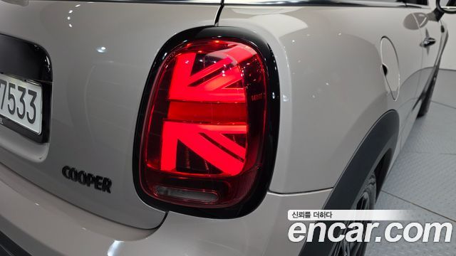 Mini Cooper 2022 — photo 9