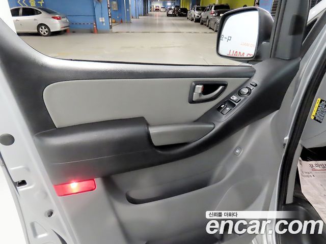 Hyundai Starex 2018 — photo 9