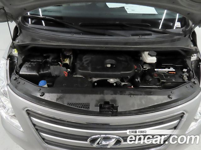 Hyundai Starex 2018 — photo 13