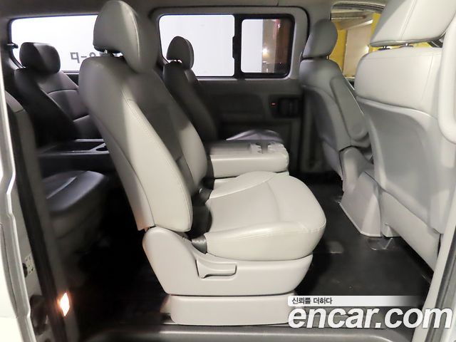 Hyundai Starex 2018 — photo 17