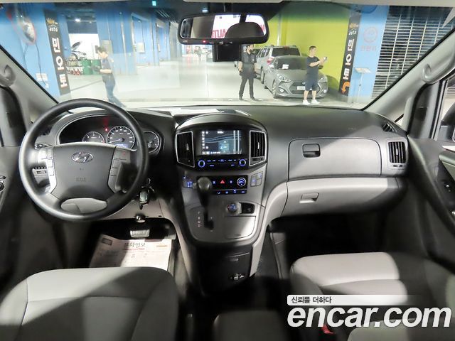 Hyundai Starex 2018 — photo 19