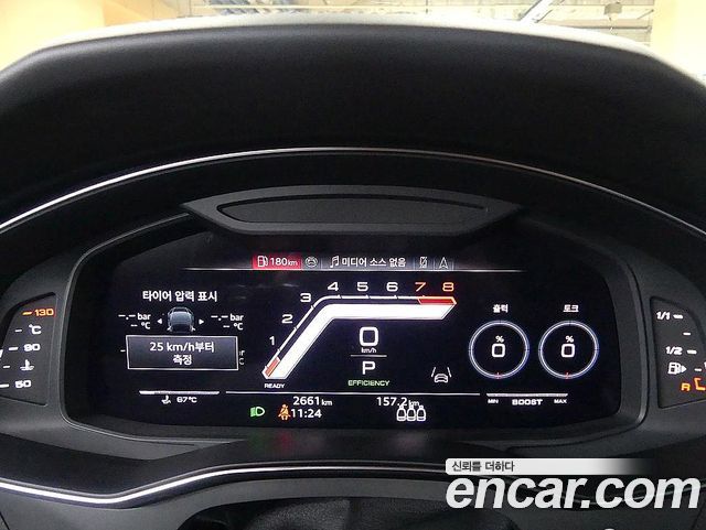 Audi RS6 2025 — photo 10