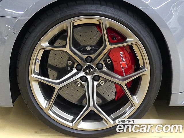 Audi RS6 2025 — photo 19