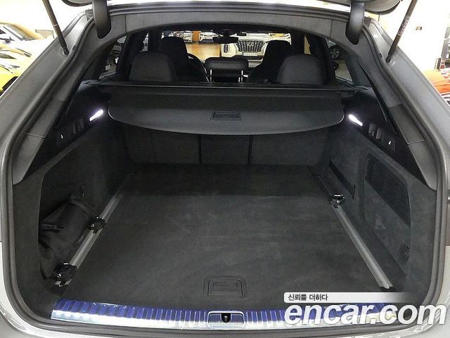 Audi RS6 2025 — photo 20