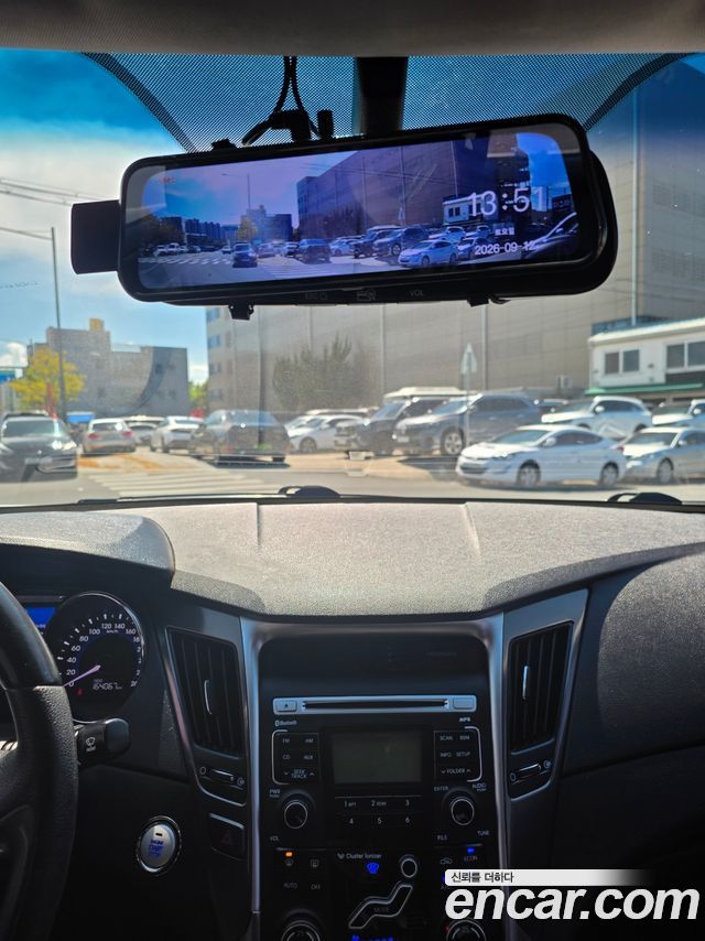 Hyundai Sonata 2012 — photo 11