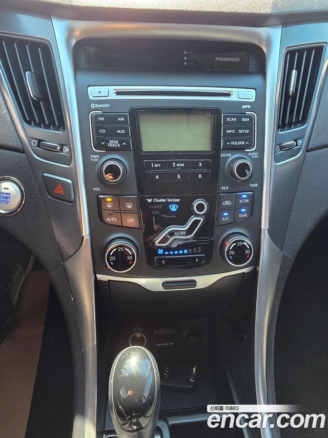 Hyundai Sonata 2012 — photo 12