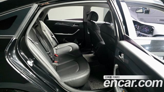 Hyundai Sonata 2016 — photo 17