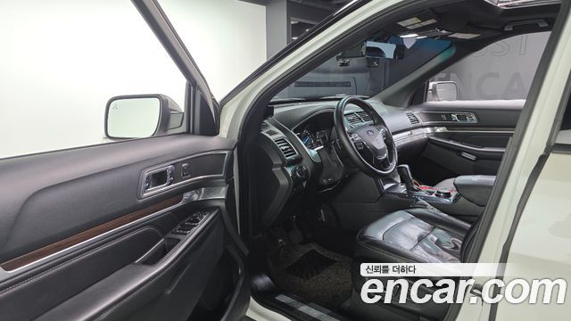 Ford Explorer 2016 — photo 10