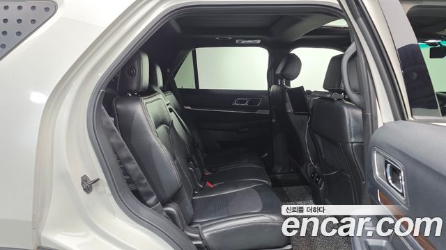 Ford Explorer 2016 — photo 12