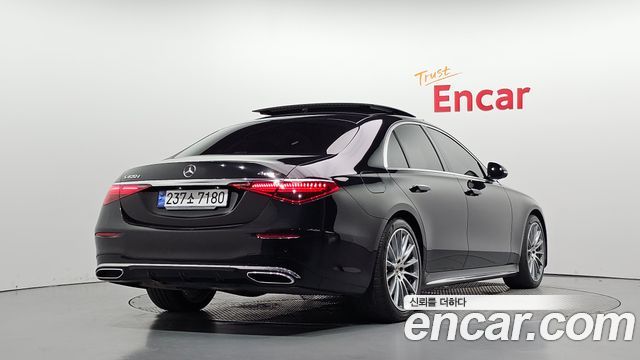 Mercedes-Benz S-Class 2023 — photo 2