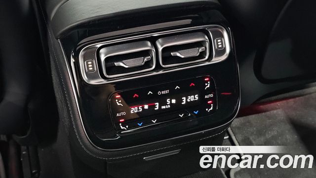 Mercedes-Benz S-Class 2023 — photo 26