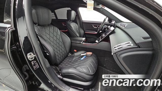Mercedes-Benz S-Class 2023 — photo 16