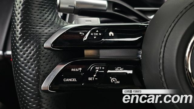 Mercedes-Benz S-Class 2023 — photo 28