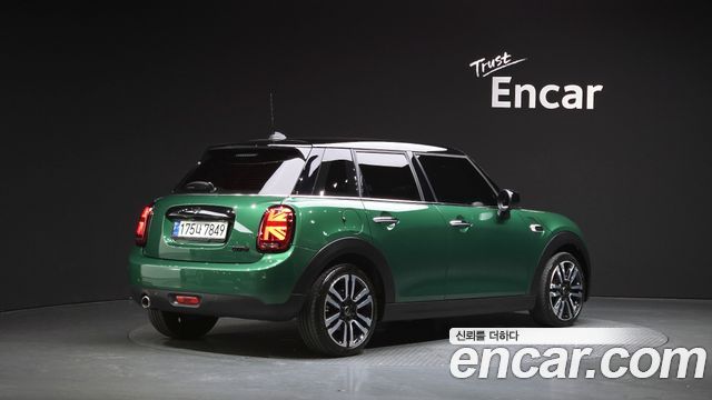 Mini Cooper 2021 — photo 2