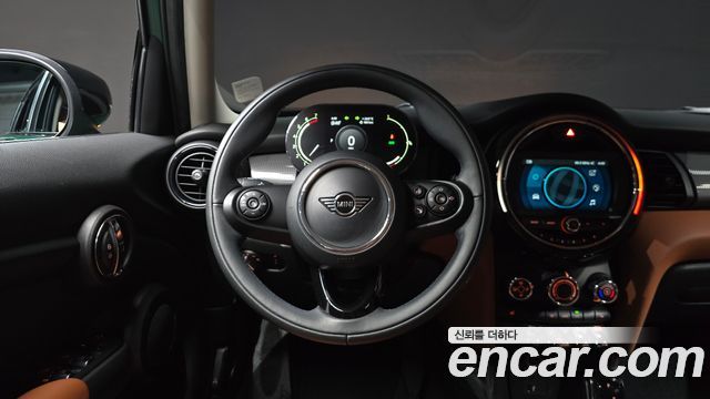 Mini Cooper 2021 — photo 18