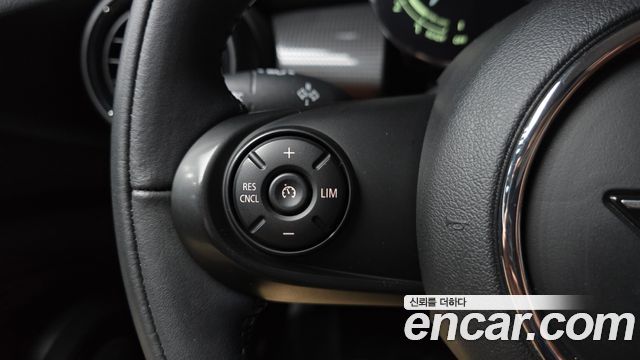 Mini Cooper 2021 — photo 24