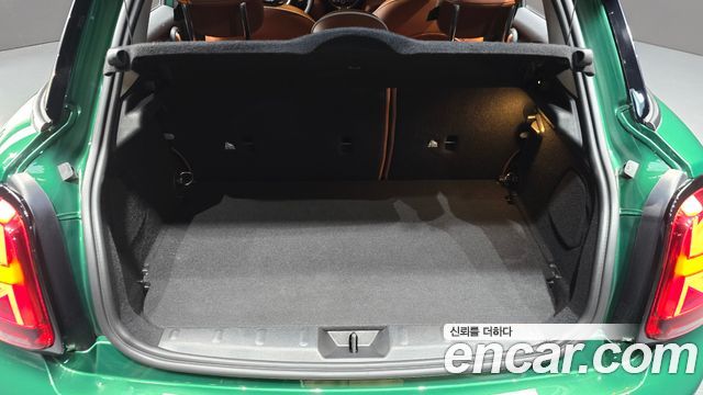 Mini Cooper 2021 — photo 26