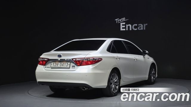 Toyota Camry 2017 — photo 2