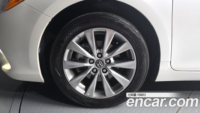Toyota Camry 2017 — photo 5