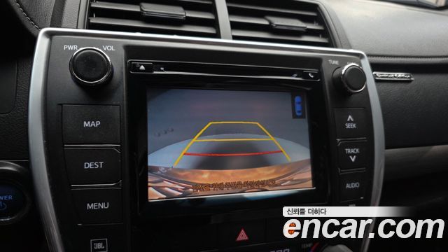 Toyota Camry 2017 — photo 15