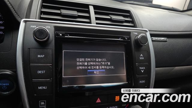 Toyota Camry 2017 — photo 17