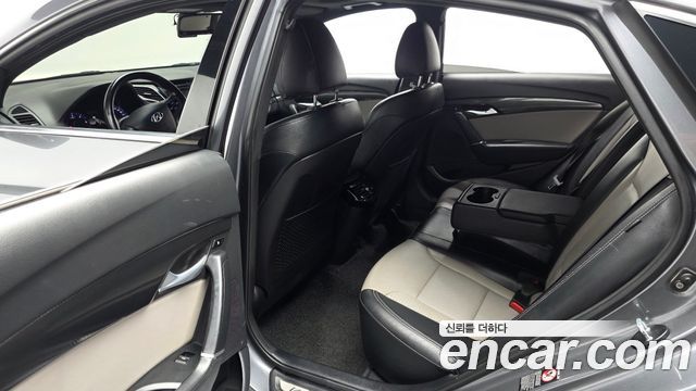 Hyundai i40 2016 — photo 18