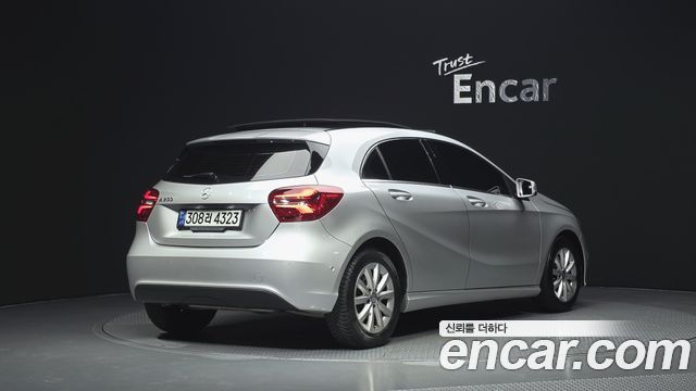 Mercedes-Benz A-Class 2016 — photo 2