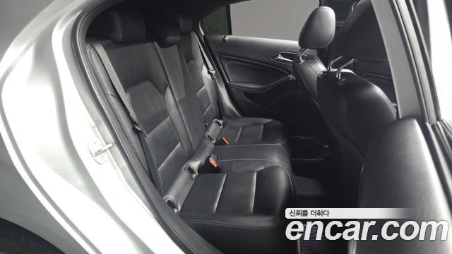 Mercedes-Benz A-Class 2016 — photo 12