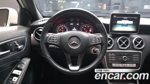 Mercedes-Benz A-Class 2016 — photo 13