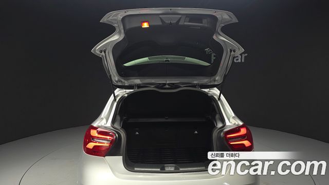 Mercedes-Benz A-Class 2016 — photo 20