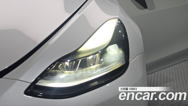 Tesla Model Y 2023 — photo 8