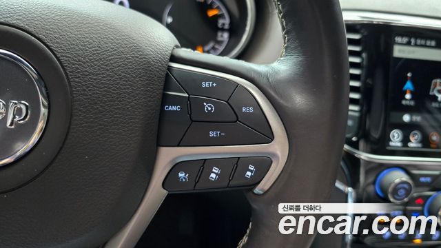 Jeep Cherokee 2019 — photo 24