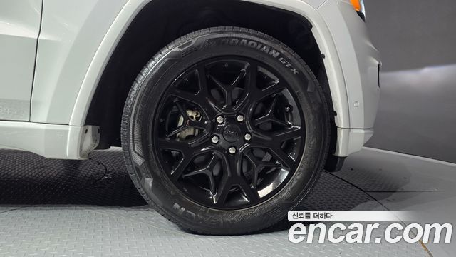 Jeep Cherokee 2019 — photo 7