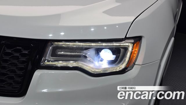 Jeep Cherokee 2019 — photo 8
