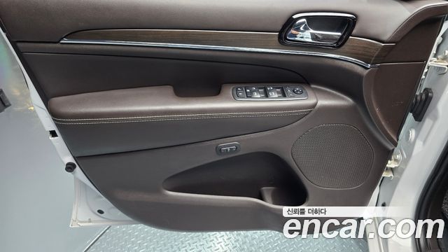 Jeep Cherokee 2019 — photo 14