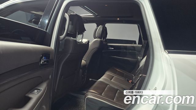 Jeep Cherokee 2019 — photo 16