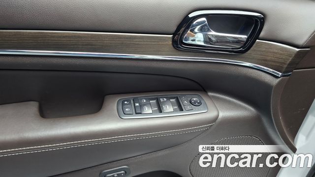 Jeep Cherokee 2019 — photo 27