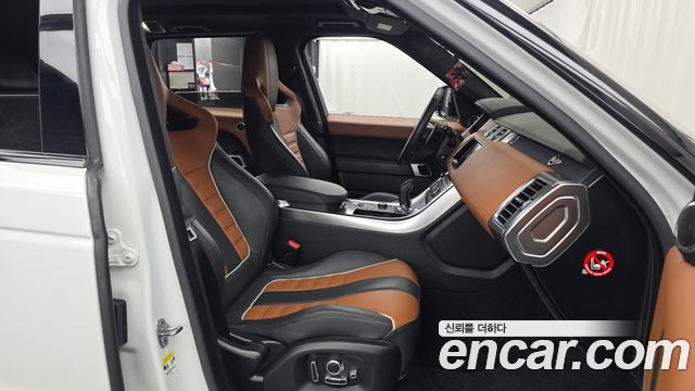 Land Rover Range Rover Sport 2017 — photo 11