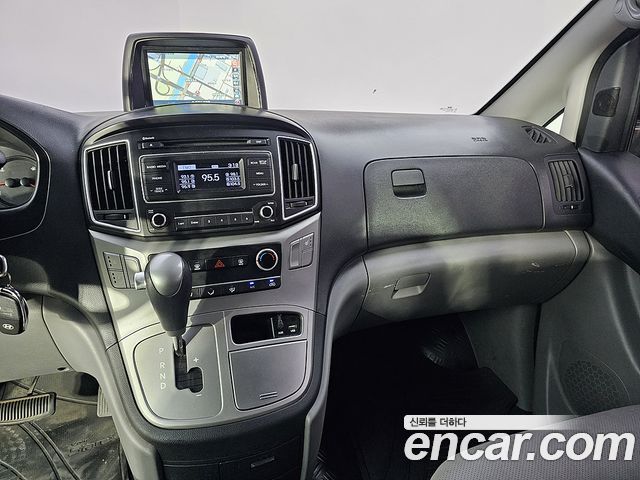 Hyundai Starex 2016 — photo 9