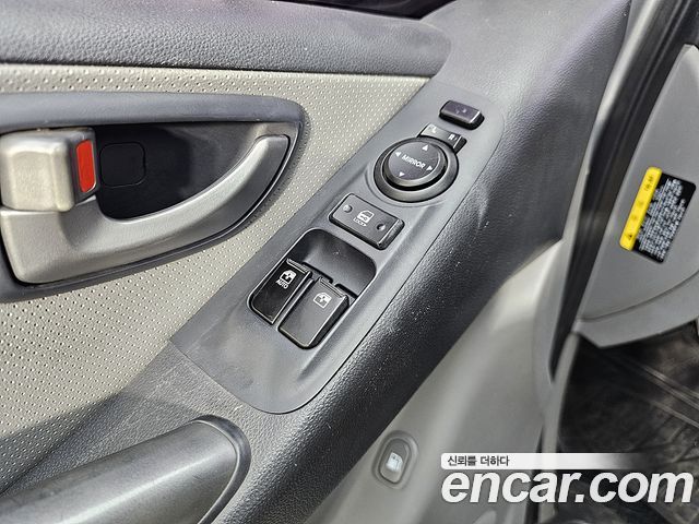 Hyundai Starex 2016 — photo 11
