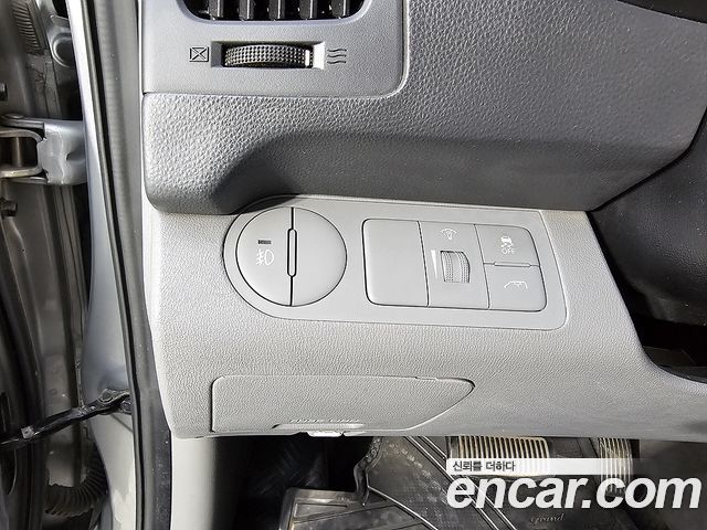 Hyundai Starex 2016 — photo 12