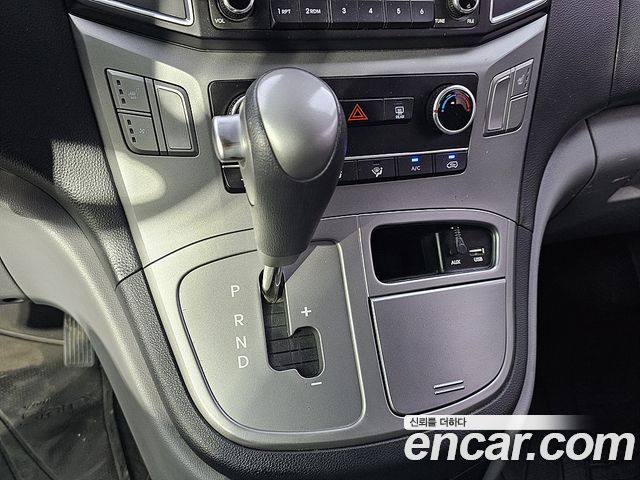 Hyundai Starex 2016 — photo 16