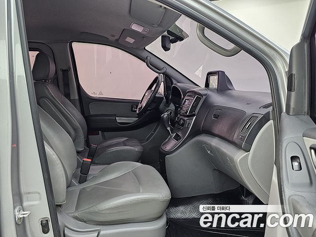 Hyundai Starex 2016 — photo 18