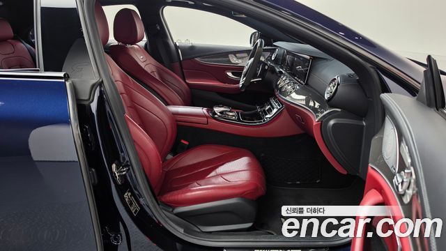 Mercedes-Benz CLS-Class 2020 — photo 16
