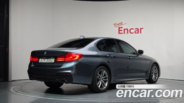 BMW 5-Series 2017 — photo 2