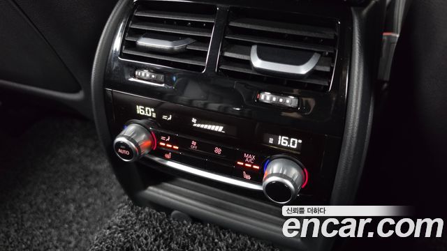 BMW 5-Series 2017 — photo 19